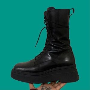 Vagabond Square Toe Platform Leather Combat Boots W10